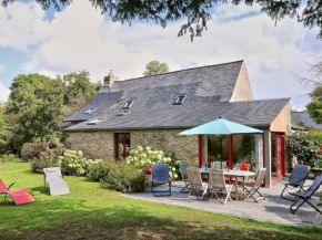 Cosy holiday home in Huelgoat with terrace